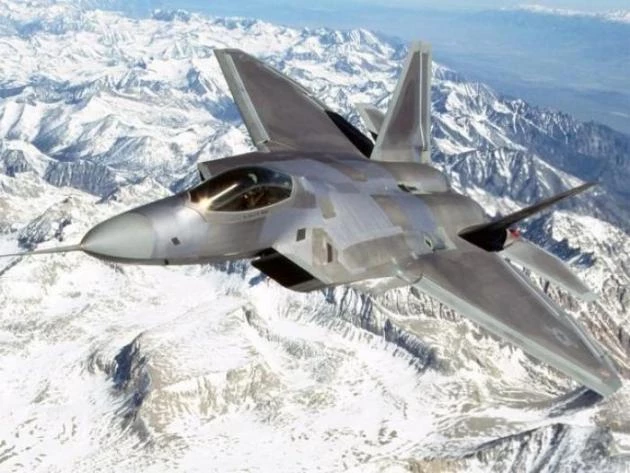 F-22: Οι αδυναμίες του αμερικανικού υπερόπλου – Πως μπορούν να τις εκμεταλλευτούν οι Ρώσοι (Βίντεο)